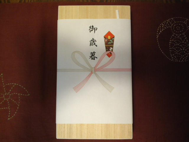 鮎の甘露煮＜小＞桐箱入り（330グラム/6～7尾入り）